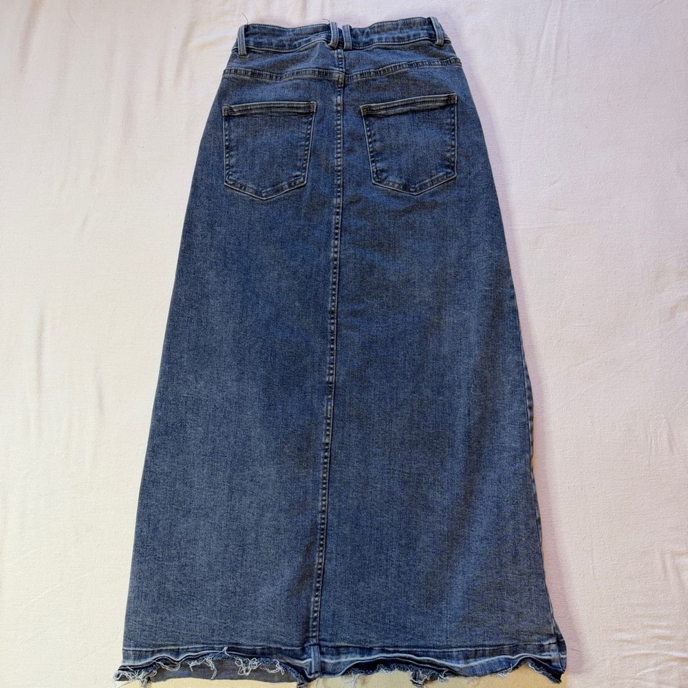 ThCreasa Denim Maxi‎ Skirt Women's Size XS Stretch Medium Blue Distressed Wash - Picture 4 of 9